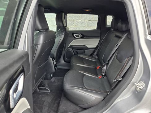 Used 2023 Jeep Compass Limited AWD/4WD image 33