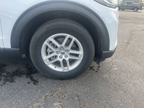 Used 2025 Ford Explorer Active image 8