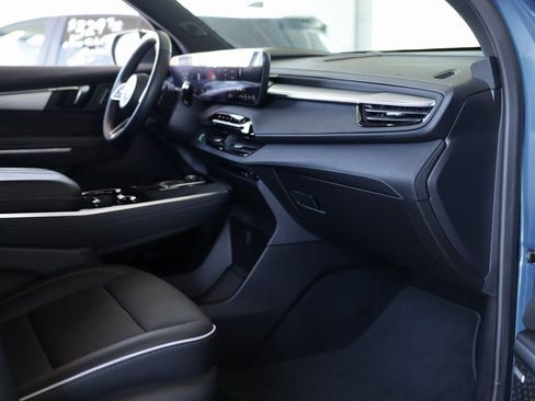 Used 2025 Buick Enclave Preferred image 35