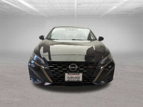 Used 2024 Nissan Altima 2.5 SR FWD image 11