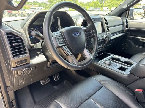 Used 2020 Ford Expedition XLT w/ Equipment Group 202A RWD image 17