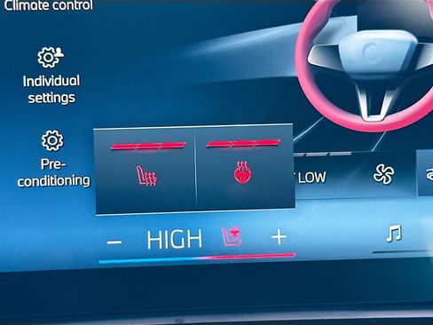 Certified 2024 BMW 740i image 21