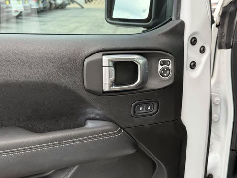Used 2023 Jeep Wrangler Unlimited Sahara w/ Cold Weather Group AWD/4WD image 13
