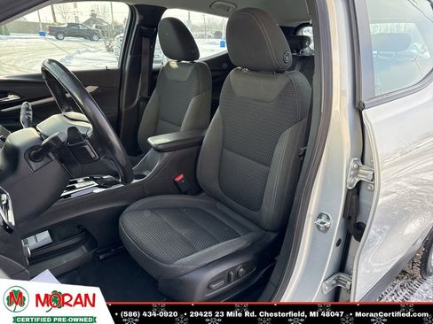 Used 2022 Chevrolet Bolt EUV LT w/ Comfort Package image 11