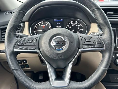 Used 2020 Nissan Rogue SV image 41