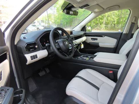 New 2026 Honda Pilot EX-L image 2