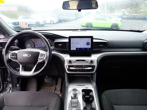 Used 2022 Ford Explorer XLT image 12