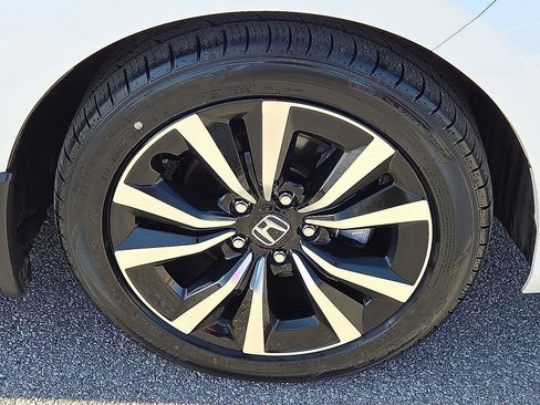 Used 2023 Honda Civic EX-L image 7