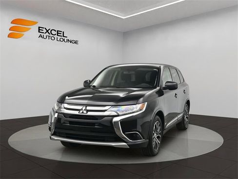 Used 2018 Mitsubishi Outlander SE image 8