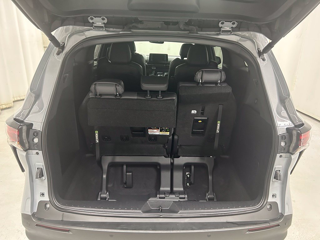 Certified 2024 Toyota Sienna XLE Woodland Edition AWD/4WD image 11