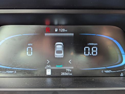 Used 2025 Hyundai Elantra Sport FWD image 12