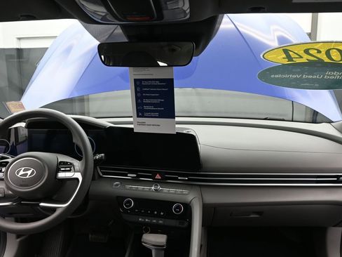 Certified 2024 Hyundai Elantra Blue image 15
