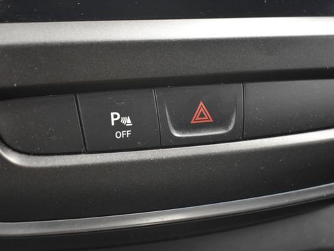 Used 2019 Jeep Cherokee Trailhawk w/ Cold Weather Group image 40