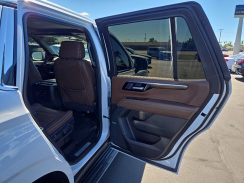 Used 2026 Chevrolet Tahoe High Country w/ Sun And Tow Package AWD/4WD image 16