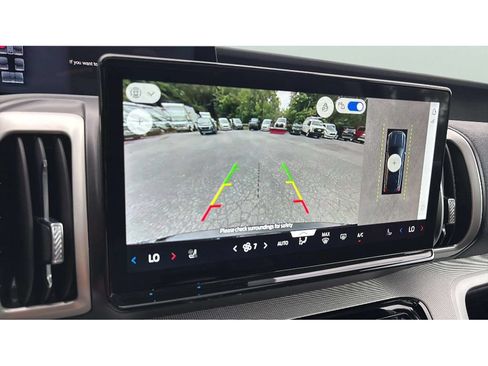Used 2025 Ford Expedition Active AWD/4WD image 20