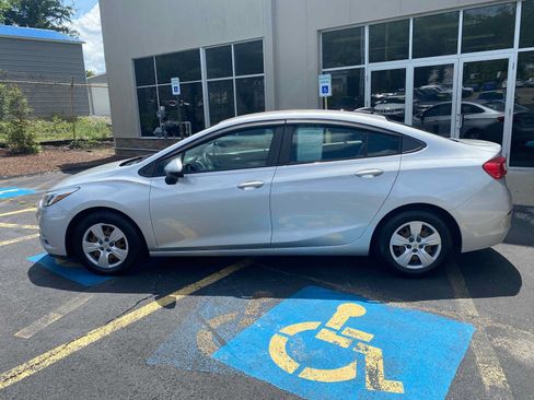 Used 2016 Chevrolet Cruze LS FWD image 15