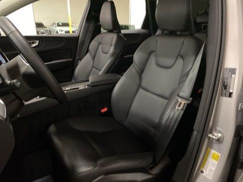 Used 2025 Volvo XC60 B5 Core image 65