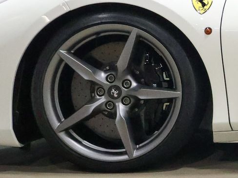 Used 2017 Ferrari 488 Spider RWD image 44