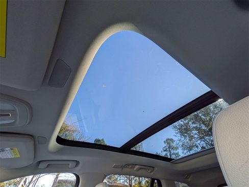 Certified 2023 Volvo XC90 B5 Plus image 22