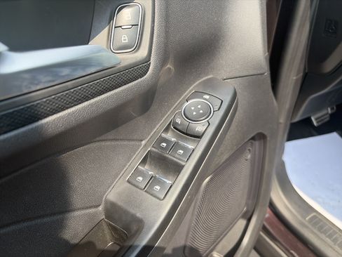 Used 2023 Ford Escape ST-Line w/ Tech Pack #1 AWD/4WD image 8