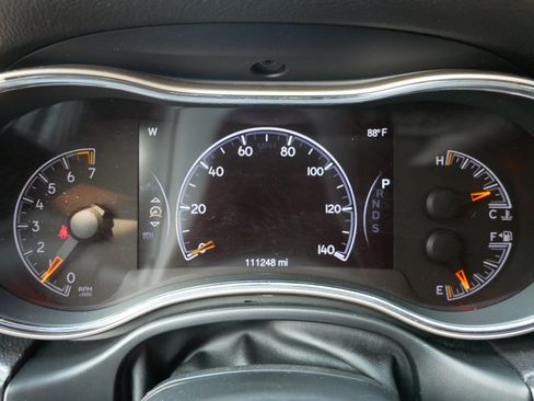 Used 2014 Jeep Grand Cherokee Laredo w/ Security & Convenience Group AWD/4WD image 16
