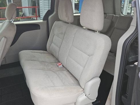 Used 2017 Dodge Grand Caravan SE w/ Power Window Group FWD image 12