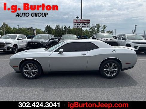 Used 2020 Dodge Challenger SXT w/ Driver Convenience Group AWD/4WD image 6