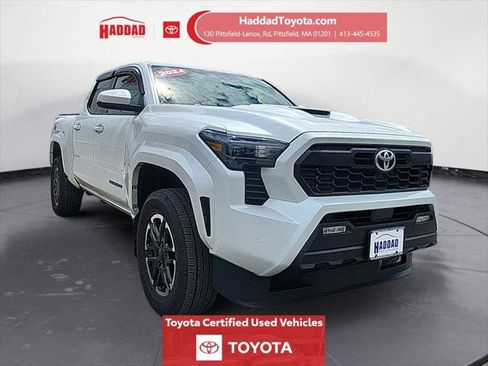 Certified 2024 Toyota Tacoma TRD Sport w/ TRD Sport Upgrade Package AWD/4WD image 8