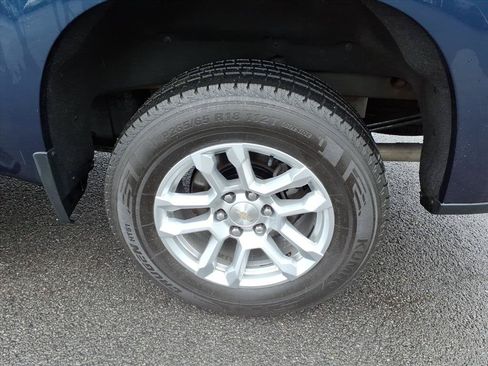 Used 2022 Chevrolet Silverado 1500 LT AWD/4WD image 4