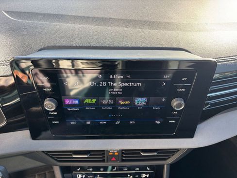 Used 2025 Volkswagen Jetta SE image 21