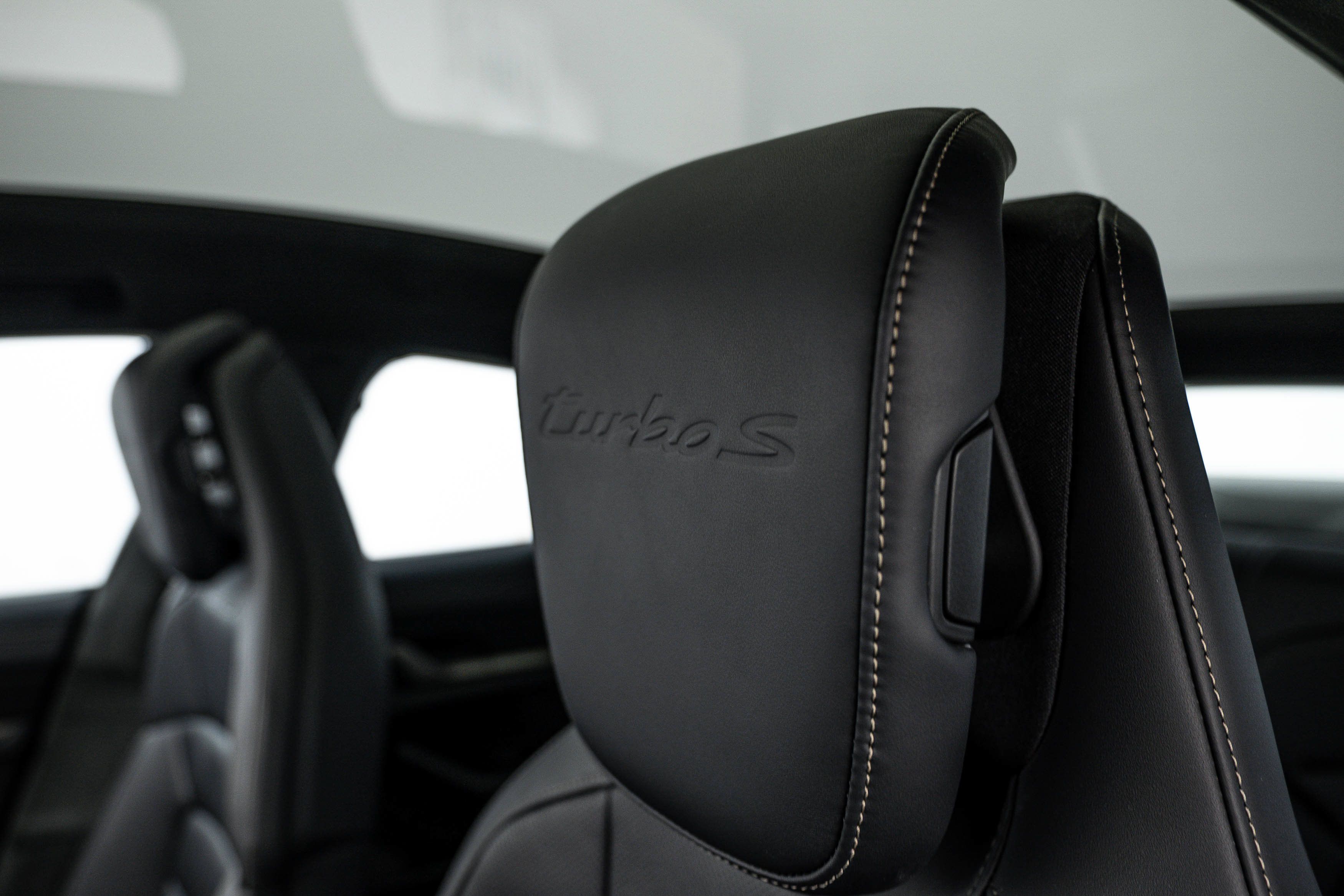 Certified 2026 Porsche Taycan Turbo S AWD/4WD image 15