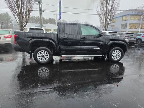 Used 2024 Toyota Tacoma SR5 AWD/4WD image 8