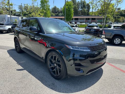 Used 2024 Land Rover Range Rover Sport SE image 6