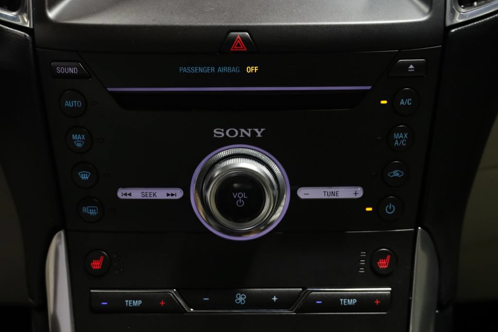 Used 2018 Ford Edge Titanium w/ Technology Package FWD image 29