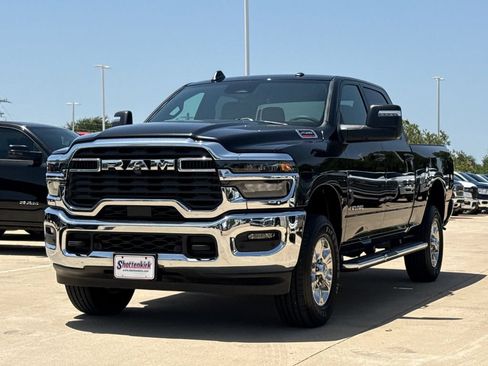 Used 2026 RAM 2500 Big Horn AWD/4WD image 3
