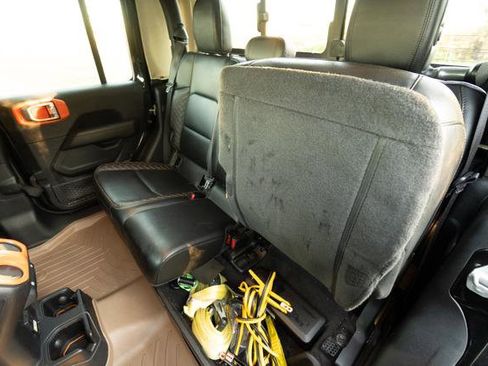 Used 2021 Jeep Gladiator Overland image 27