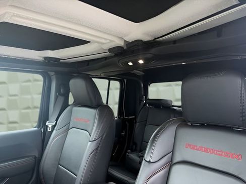 Certified 2024 Jeep Gladiator Rubicon image 30