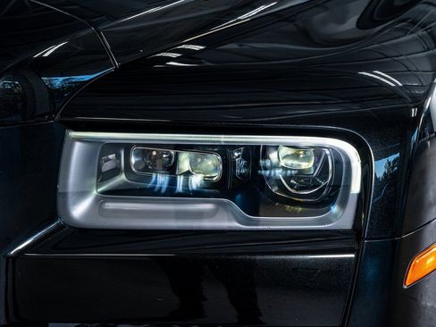 Used 2022 Rolls-Royce Cullinan Black Badge image 14