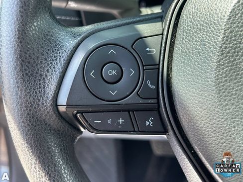 Used 2025 Toyota RAV4 XLE FWD image 30