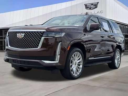 Certified 2023 Cadillac Escalade Premium Luxury w/ LPO, Floor Liner Package AWD/4WD image 5