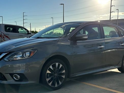 Used 2019 Nissan Sentra SR FWD image 1