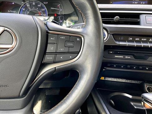 Used 2020 Lexus UX 250h w/ Premium Package AWD/4WD image 21