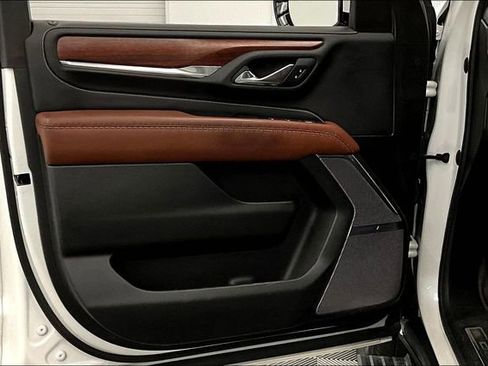 Used 2023 GMC Yukon Denali Ultimate AWD/4WD image 21