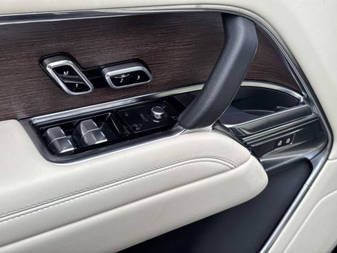 Certified 2023 Land Rover Range Rover SE image 20