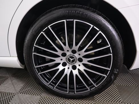 Certified 2025 Mercedes-Benz C 300 Sedan image 31