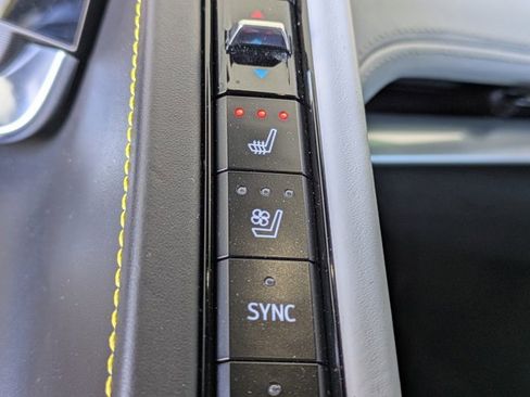 Used 2021 Chevrolet Corvette Stingray Premium Conv w/ Z51 Performance Package image 30