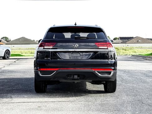 Used 2022 Volkswagen Atlas Cross Sport SE FWD image 11