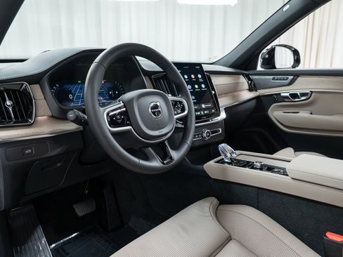 New 2026 Volvo XC90 B6 Ultra w/ Protection Package image 12