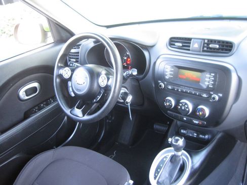 Used 2016 Kia Soul FWD image 30