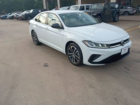 Used 2025 Volkswagen Jetta Sport FWD image 6